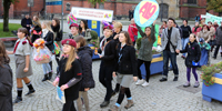 2013-10-19 Uczniowie Akademickiego Liceum Ogólnoksztaccego w Legnicy wród uczestników 4. Festiwalu Legnickich Organizacji Samorzdowych