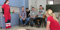 2013-03-22 Wizyta uczniów III klasy o profilu biomedycznym z VI  Liceum Ogólnoksztaccego w Legnicy na zajciach ratownictwa i pielgniarstwa  Wydziau Nauk o Zdrowiu i Kulturze Fizycznej 