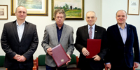 2016-03-09 Podpisanie Porozumienia o wspópracy partnerskiej pomidzy  Pastwow Wysz Szko Zawodow im. Witelona w Legnicy reprezentowan przez  Rektora – prof. Ryszarda K. Pisarskiego a Oddziaem Miejskim Towarzystwa Przyjació Dzieci w Legnicy  reprezentowanym przez  Prezesa Zarzdu – Kazimierza Pleniaka.